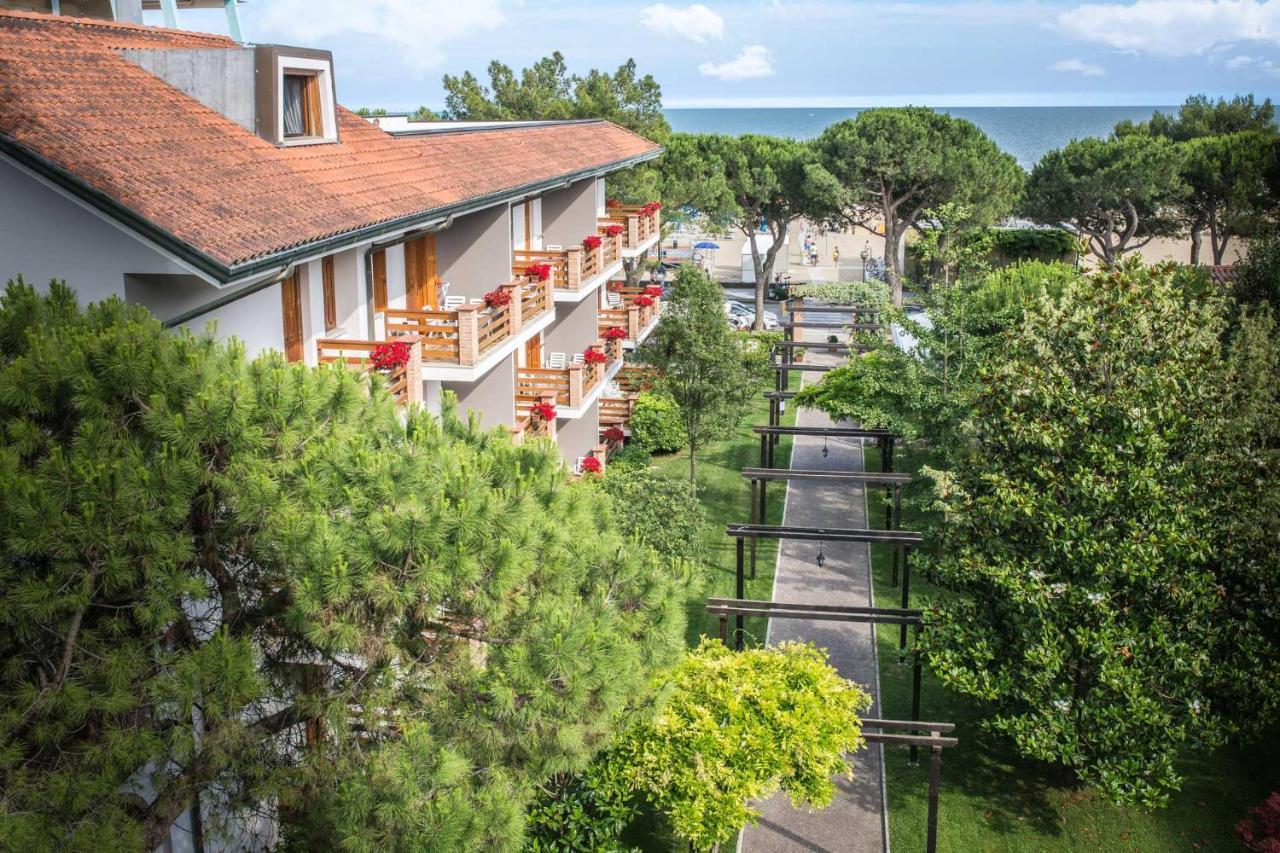 Hotel Capanna D'Oro Dependance Lignano Sabbiadoro Exterior foto
