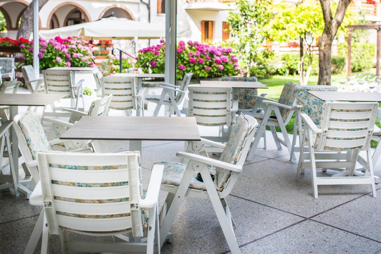 Hotel Capanna D'Oro Dependance Lignano Sabbiadoro Exterior foto
