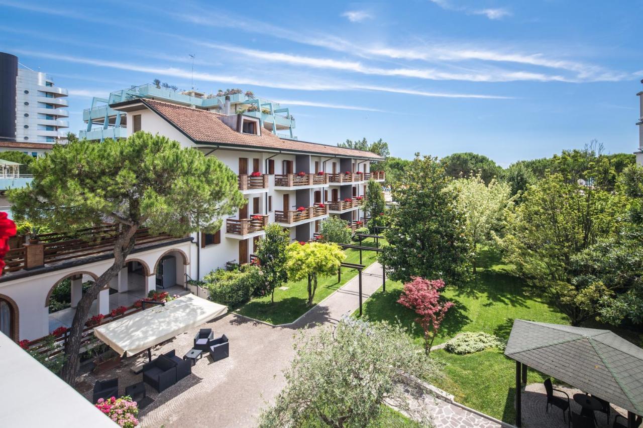 Hotel Capanna D'Oro Dependance Lignano Sabbiadoro Exterior foto