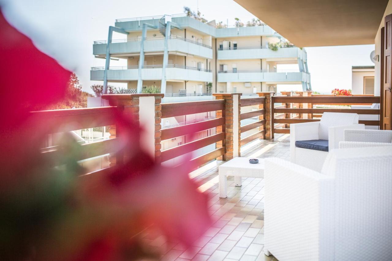 Hotel Capanna D'Oro Dependance Lignano Sabbiadoro Exterior foto