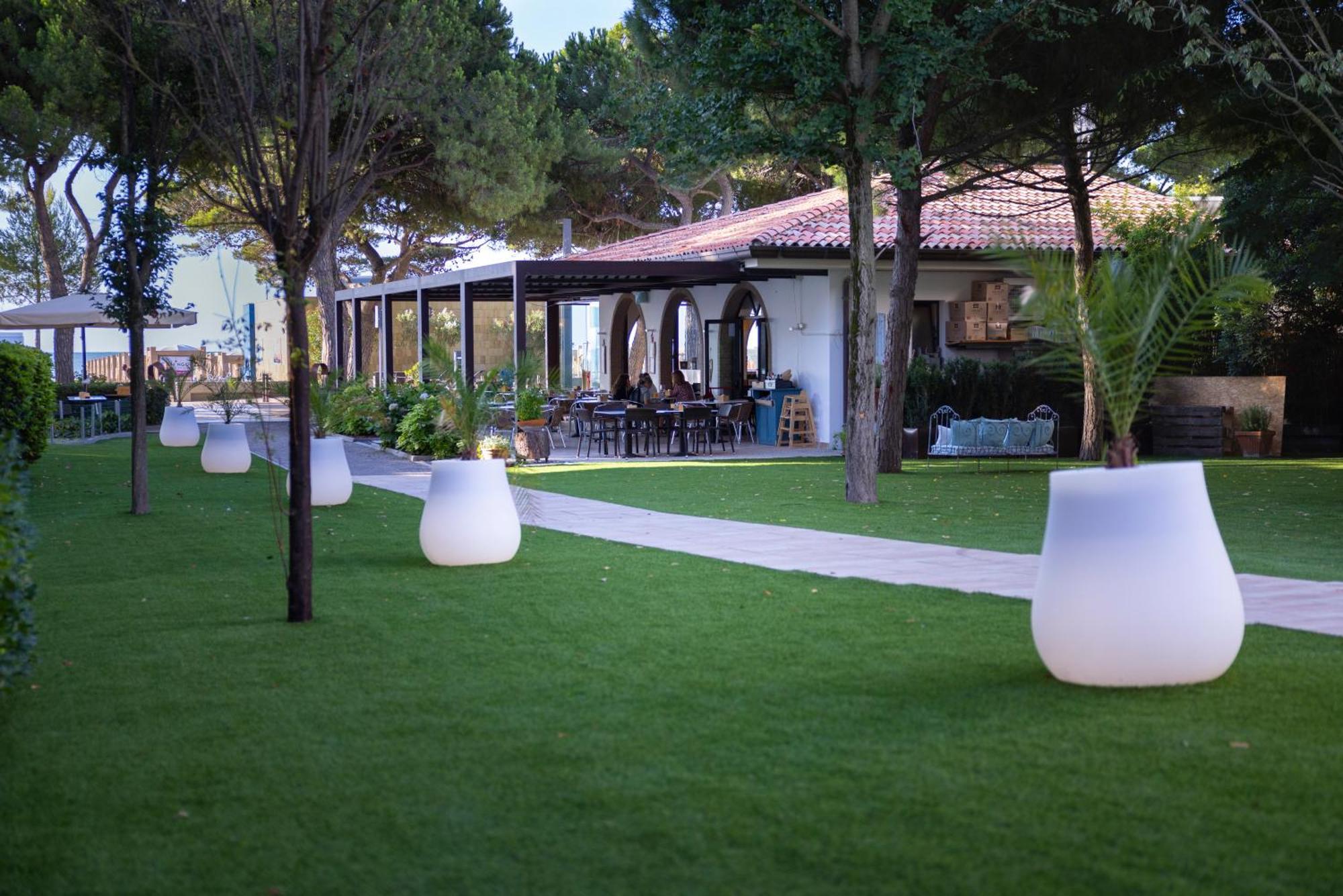 Hotel Capanna D'Oro Dependance Lignano Sabbiadoro Exterior foto