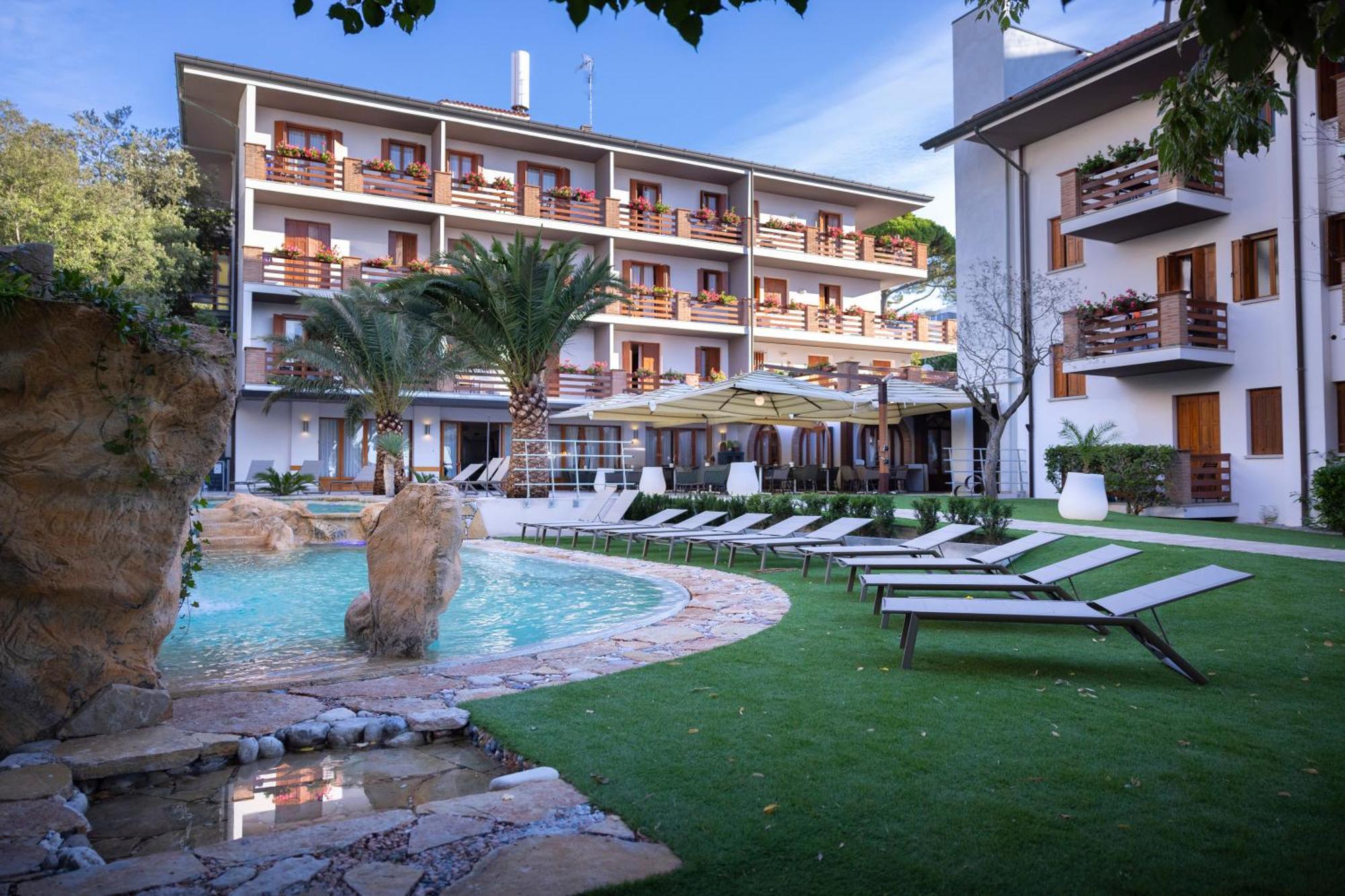 Hotel Capanna D'Oro Dependance Lignano Sabbiadoro Exterior foto