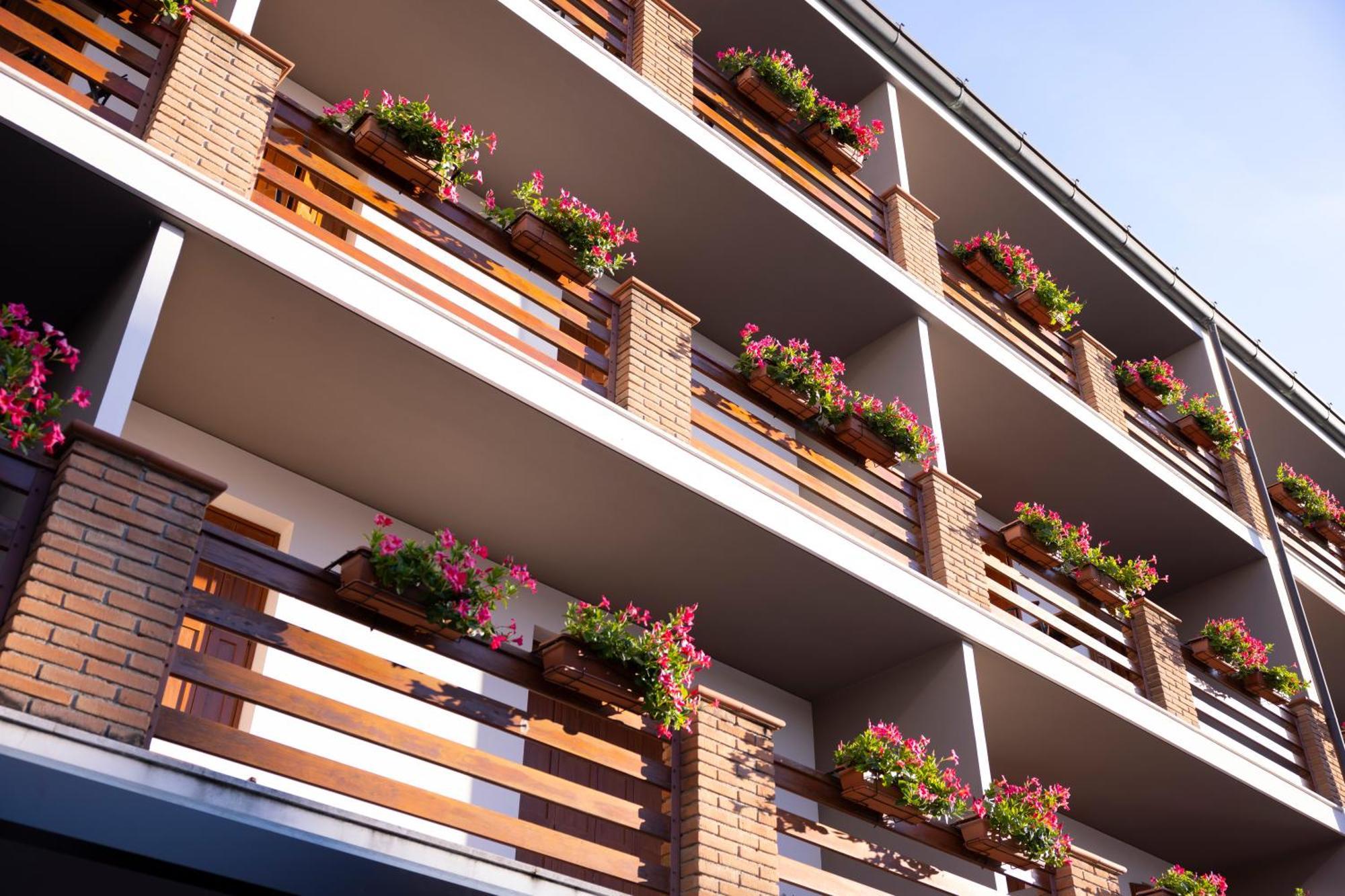 Hotel Capanna D'Oro Dependance Lignano Sabbiadoro Exterior foto