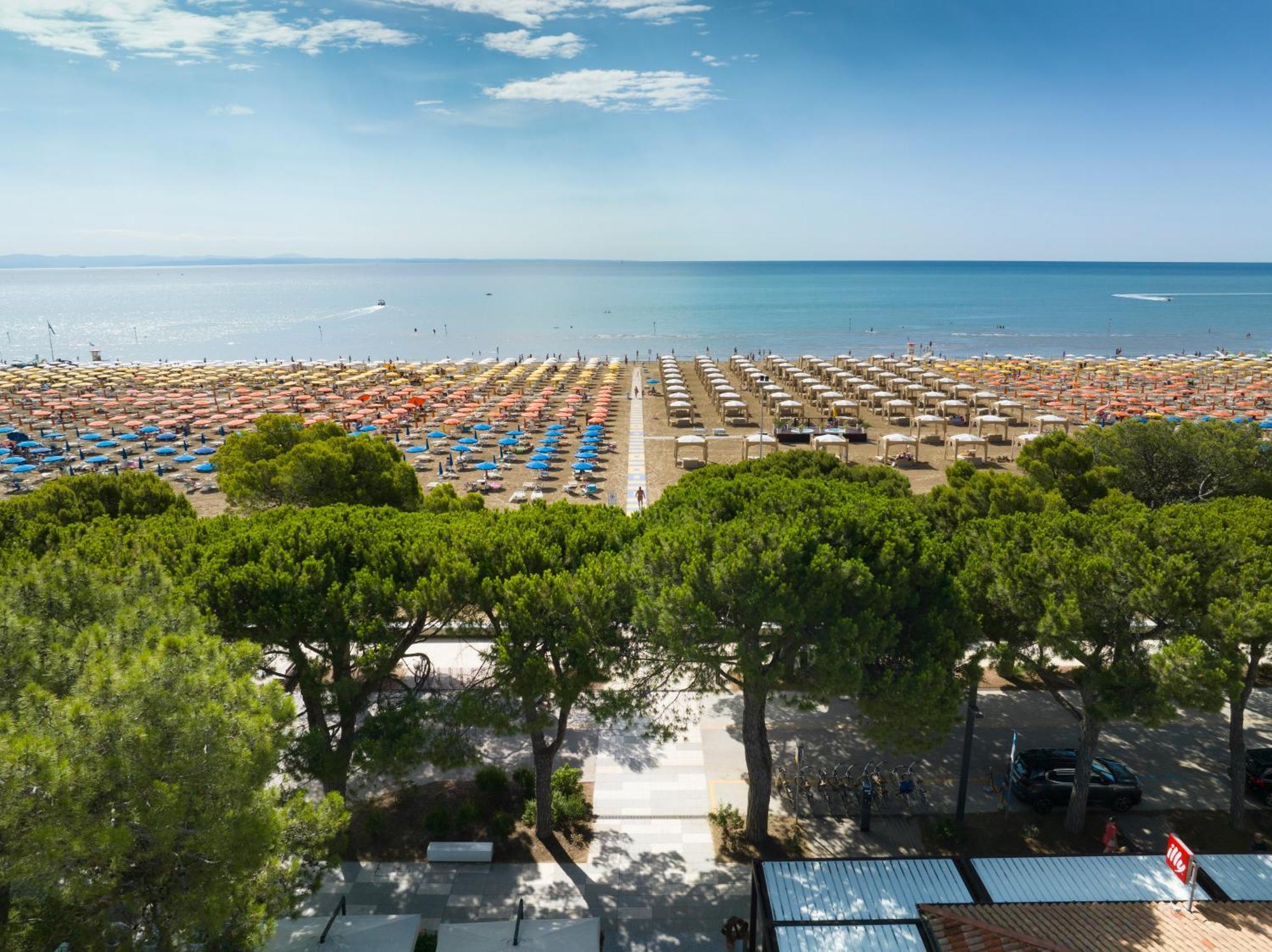 Hotel Capanna D'Oro Dependance Lignano Sabbiadoro Exterior foto